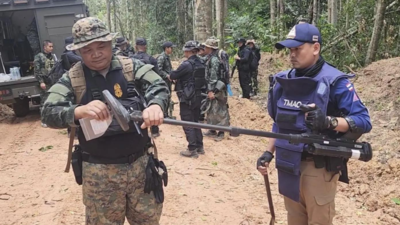 Thailand-Cambodia border clashes escalate: 14 dead, over 100,000 flee amid the violence; airstrikes, artillery rock region