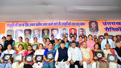 U’khand CM increases ex-gratia for Param Vir Chakra awardees by Rs 1 crore | India News