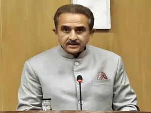 Nearly 400,000 Enrolled Amid Visa Policy Changes, ETEducation