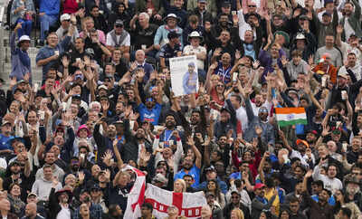 IND vs ENG | Viral Video: Fan asked to cover Pakistan jersey during 4th Test at Old Trafford | Cricket News