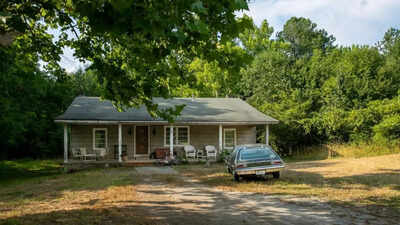 Stranger Things-themed Airbnb: Inside the Byers’ house where the Upside Down comes to life |