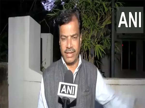 Karnataka University Investigates Allegations of Forced Hijab During Field Trip, ETEducation