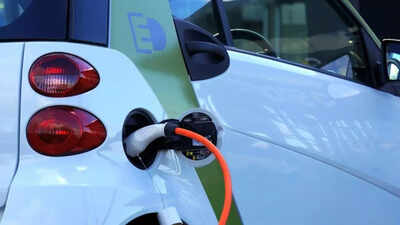 Delhi’s EV policy extended again: New deadline, key perks
