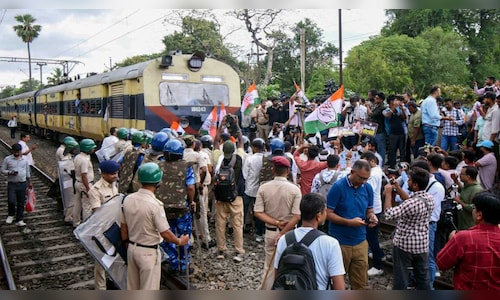 Bihar Bandh: Railways and roads blocked, tyres burnt as INDIA Bloc protests electoral list revision