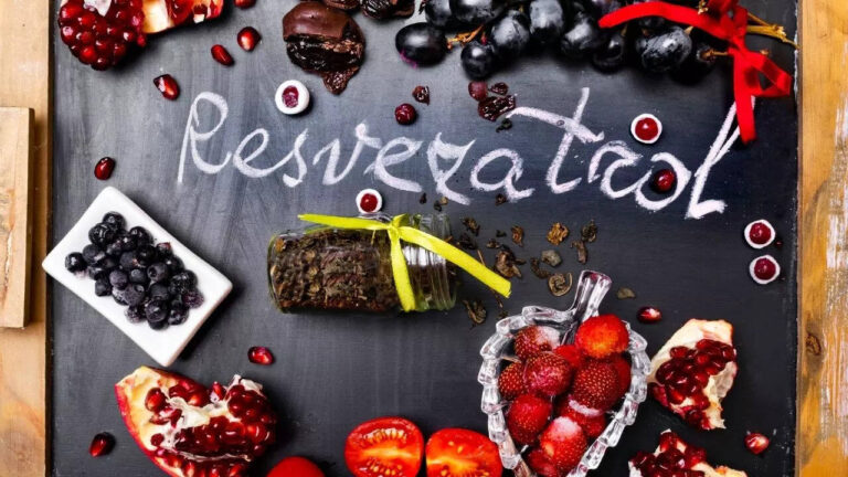 6 Foods with more resveratrol than a glass of red wine