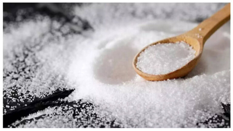 5 warning signs that one is consuming too much salt