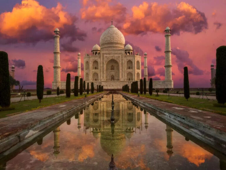 6 common Taj Mahal scams every tourist should be aware of
