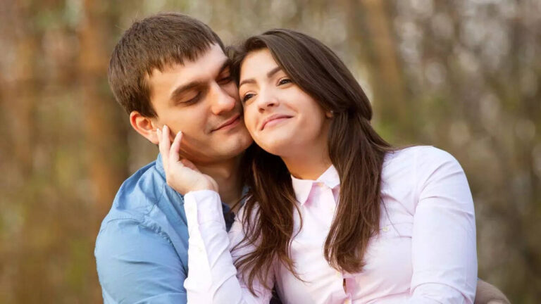 5 relationship habits that seem healthy but might not be, as per psychology