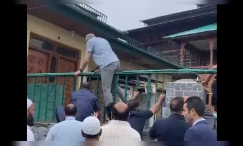 J&K CM Omar scales gates, Farooq Abdullah takes autorickshaw to reach martyrs’ graveyard | Watch video