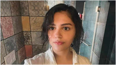 ‘Saiyaara’ star Aneet Padda gets emotional revisiting adorable school memories through teachers’ heartfelt clip – Watch Video | Hindi Movie News