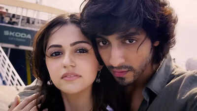 ‘Saiyaara’ Box Office collection day 15: Ahaan Panday-Aneet Padda’s film maintains its hold amid competition from ‘Son of Sardaar 2’ and ‘Dhadak 2’; mints over Rs 4 crore | Hindi Movie News