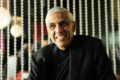 Why does Amercan billionnaire Vinod Khosla think that college education is dead?