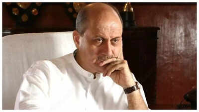 When Anupam Kher had only Rs 1, ordered chicken and beer anyway: Actor recalls his funniest life lesson | Hindi Movie News