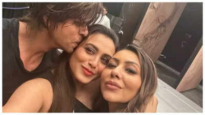 Shah Rukh Khan has an adorable request for wife Gauri Khan after his National Award win: “Please brag about me…” |