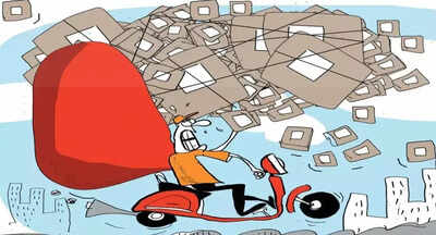 Startups trim team size to woo investors