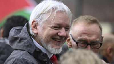 Free Palestine protest: WikiLeaks’ Julian Assange joins thousands in march across Sydney Harbour Bridge – Zohran Mamdani shares video | World News