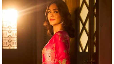 Mrunal Thakur follows Dhanush’s sisters Karthika Karthik and Vimala Geetha on Instagram, fueling dating rumours | Hindi Movie News