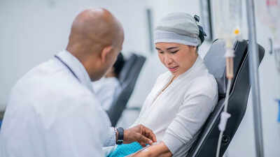 Chemotherapy vs. Immunotherapy: Comparing effectiveness, side effects, and cancer treatment outcomes |