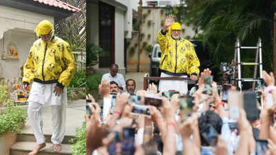 Amitabh Bachchan feels fans outside Jalsa were ‘a bit subdued’ this Sunday; plans to open gates earlier to lift up spirits: ‘It seems to be getting too late’ | Hindi Movie News