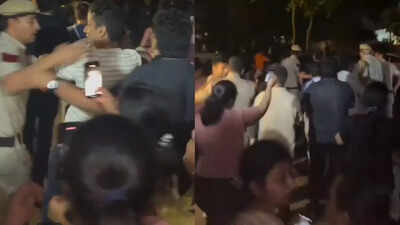 ‘Maaro maaro’: Delhi Police team attacked during protest over SC stray dog ban order; case registered | Delhi News