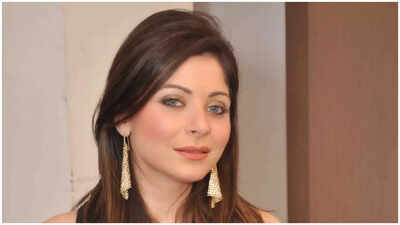 Kanika Kapoor makes BIG claim, saying even ‘the greatest singer in India’ doesn’t get paid for his songs: ‘I was paid Rs 101’ | Hindi Movie News