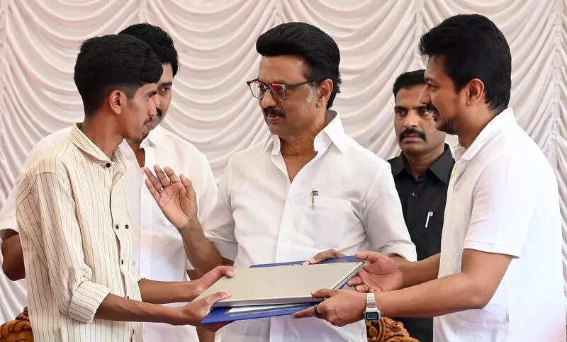 Tamil Nadu govt to roll out free laptops for college students by Oct, ETEducation