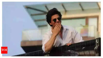 Man disguises as delivery boy to enter Shah Rukh Khan’s Mannat — guard’s savage reply goes viral – WATCH |