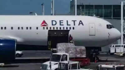 Where’s the window: Delta, United Airlines sued for selling high-priced window seats, but there’s just blank wall