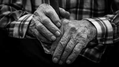 Meta’s seductive AI chatbot lures 76-year-old man to meet in New York apartment; Family tries to stop him but tragedy strikes |