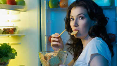 Late-night snacking, even with ‘healthy’ foods, is dangerous: Top scientist explains why |
