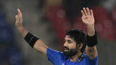 ‘Cricket chhod ke maulana ban jaa’: Pakistan’s Mohammad Rizwan trolled after comical dismissal | Cricket News