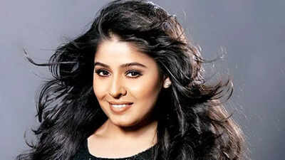 Sunidhi Chauhan was disowned by her parents at 18 for marrying Bobby Khan; faced financial struggles after divorce but bounced back stronger – Read more | Hindi Movie News