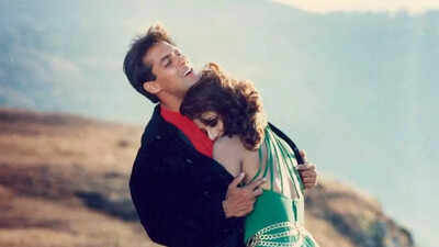 She ruled the ’90s with Salman Khan and Rajinikanth, today her net worth stands at ₹2,000 crore – Guess who? |