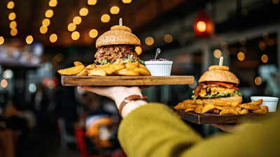 How to dine out without wrecking the gut? 7 smart-eating rules, a top gastroenterologist follows |