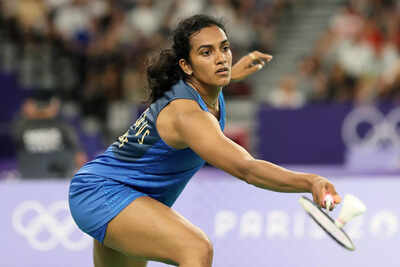 Indian shuttlers shine as PV Sindhu, Satwik-Chirag, Dhruv-Tanisha enter pre-quarters | Badminton News