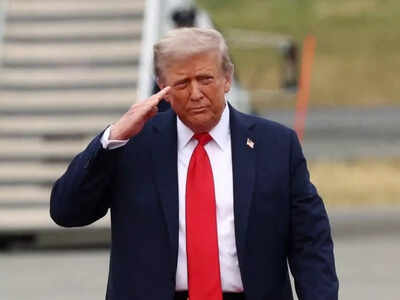 ‘Is Trump dead?’: Rumors quashed as US president spotted golfing in Virginia with grandkids – See pics