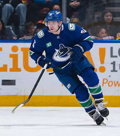 Canucks’ Jake DeBrusk opens up on J.T. Miller and Elias Pettersson’s rift | NHL News