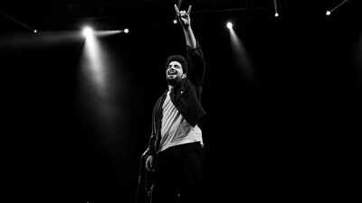 Samay Raina gets emotional as he performs for 25000 fans in Mumbai just months after India’s Got Latent controversy | Hindi Movie News