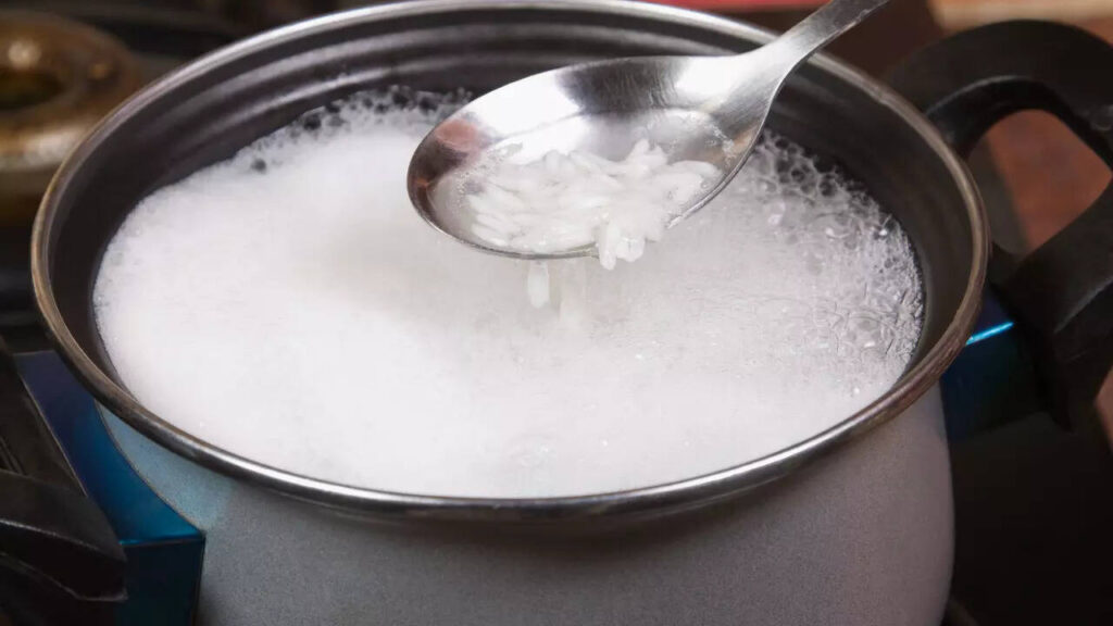 What is the right way of cooking rice to reduce starch and retain maximum nutrition