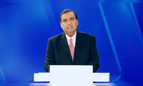 Four times bigger than Tesla Gigafactory: India’s richest man throws the gauntlet