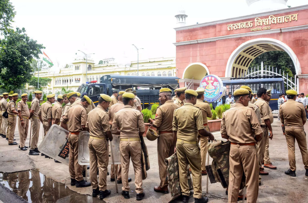 Lucknow University suspends five students for ragging, ETEducation