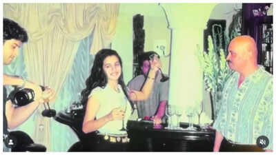 Ameesha Patel pens birthday post for Rakesh Roshan, shares unseen moments from Kaho Naa… Pyaar Hai days: ‘Your Sonia forever’ |