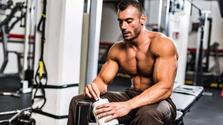 Creatine vs. Protein Powder: Which one do you need?