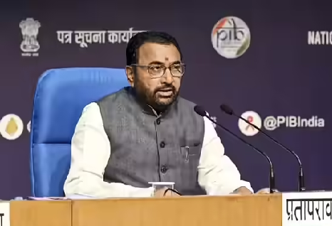 Work on to integrate Ayurveda into health education curriculum in schools, colleges: Minister, ETEducation