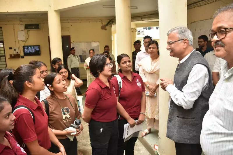 BHU VC reviews amenities at South Campus hostels, ETEducation