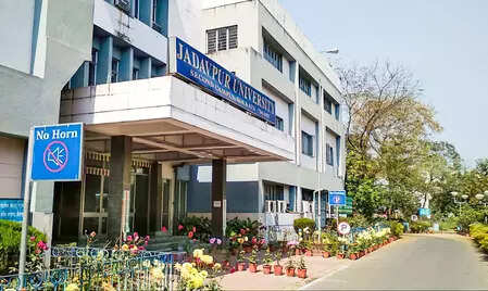 Lock Jadavpur University hostels during puja break, ETEducation