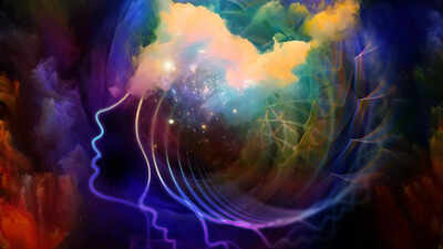 Why the brain “discards” important memories, but retains “random” events and its link with brain health