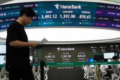 Asian stocks: Market flat ahead of possible US gov shutdown; HSI sheds 0.1%, Nikkei rises 5 points