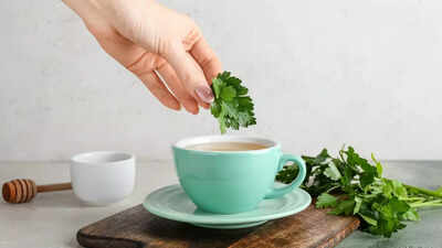 7 powerful health benefits of parsley tea for your body: Improve immunity, heart, skin, and more |