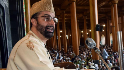 Mirwaiz allowed to visit Sopore for condolences to Prof Bhat’s family | India News
